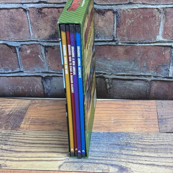 Dreamworks Dragons My Library Slipcase with 4 Hardcover Books 2016 Hiccup - Picture 5 of 7